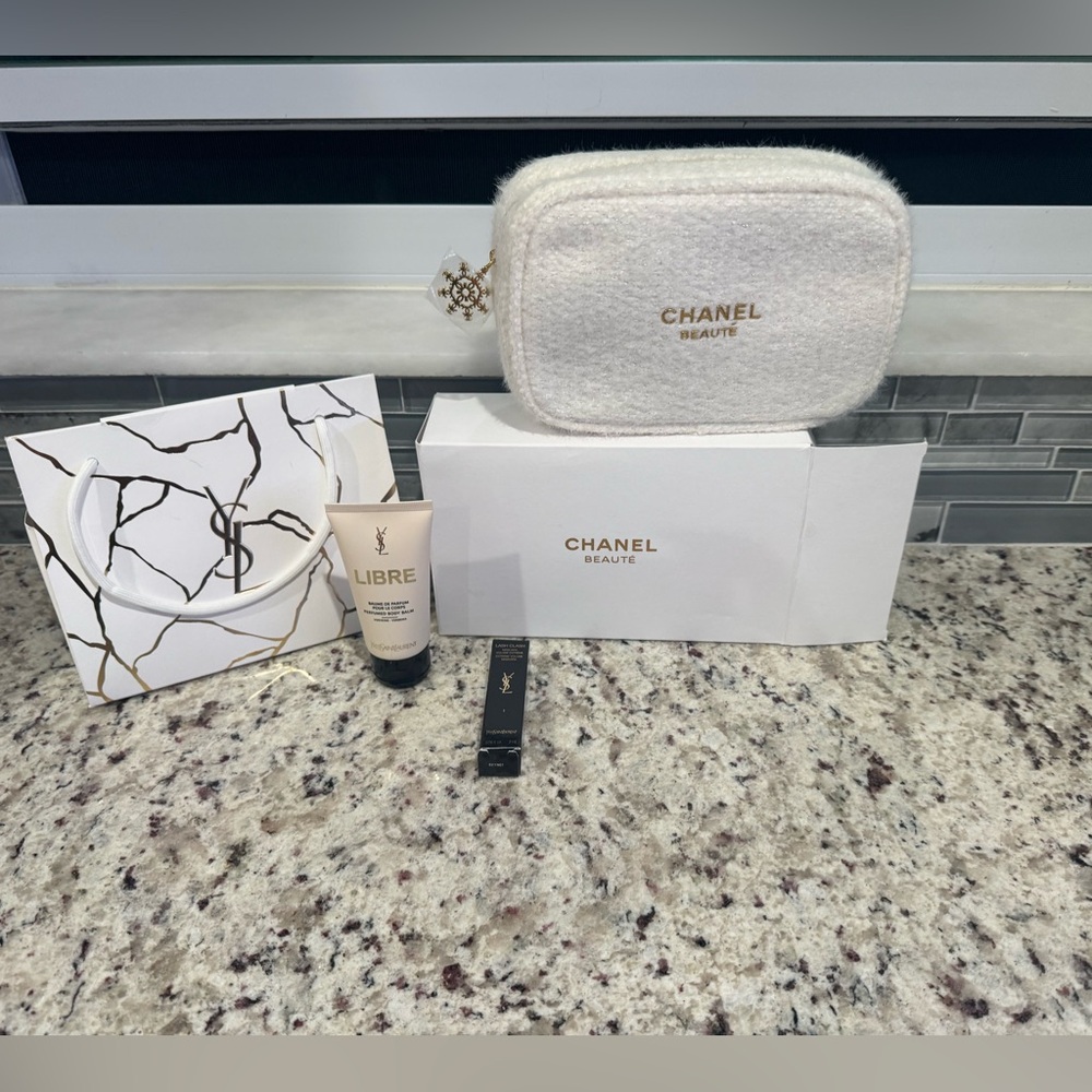CHANEL White and Gold Beauty Set